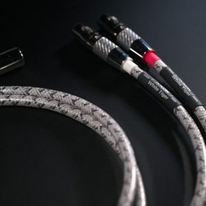 Tiglon TPL-GT3000X-WT XLR linijinis kabelis – XLR jungtys iš arti